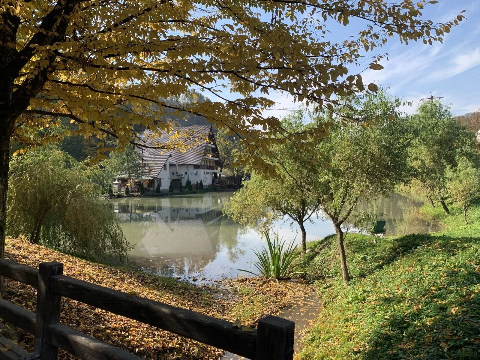 Peisaj Lacul Liniștit Moneasa - Autumn
